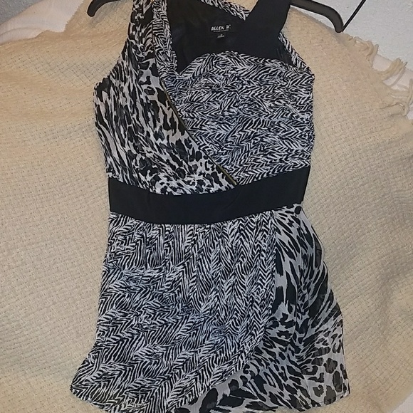 Dress - Picture 2 of 4